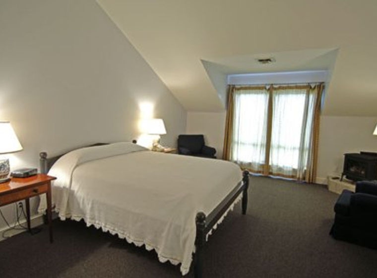 The Goldfinch - Room 10 at Murphin Ridge Inn