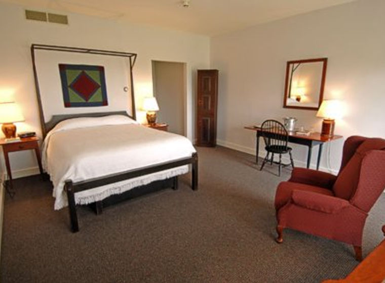 The Oriole - Room 3 at Murphin Ridge Inn