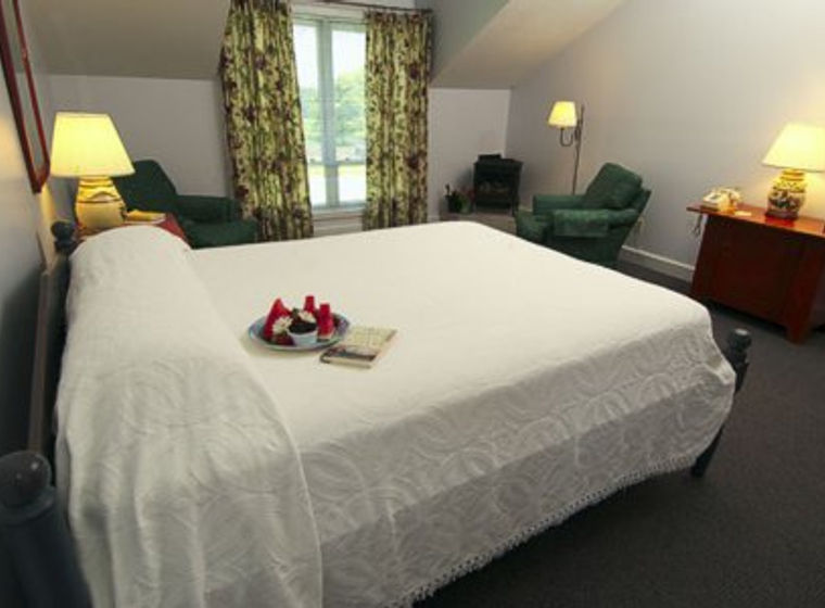 The Hummingbird - Room 7 at Murphin Ridge Inn
